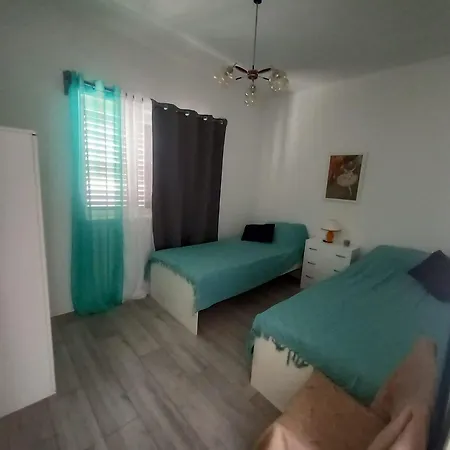 Apartmán Fuer 4 Personen Ca 55 Qm In Privlaka, Dalmatien Norddalmatien - B52694
